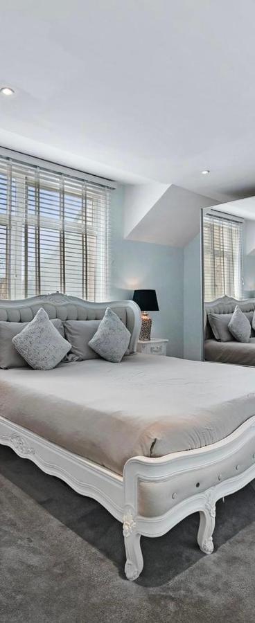 Hampstead Opulence Apartment - Luxurious Split Level Property Лондон Екстериор снимка